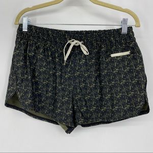 Vuori Womens Clementine Printed Shorts